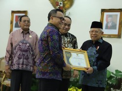 KemenPAN-RB Raih Predikat Badan Publik Informatif Terbaik Nasional