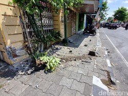 Penampakan TKP Kecelakaan Maut Mobil di Jalan Sultan Agung Jogja