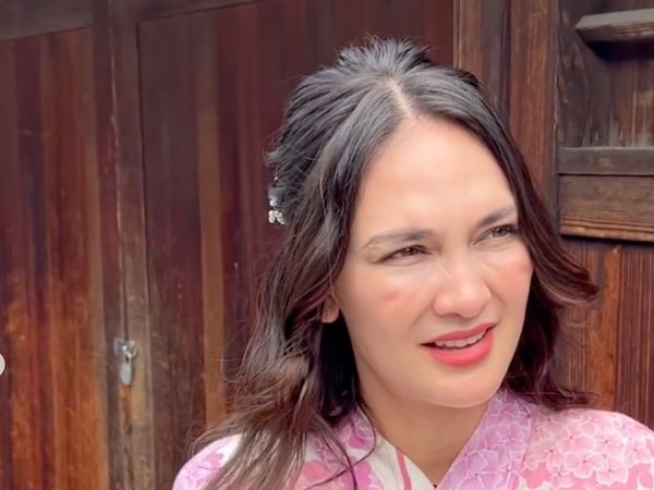 5 Foto Candid Luna Maya yang Diunggah Maxime Saat Hari Anniversary