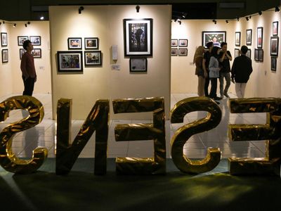 Mengunjungi Pameran Fotografi Esensi Karya Mahasiswa