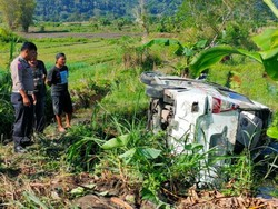 Mobil Bawa 11 Pelajar di Taput Terjun ke Sawah, 7 Luka-luka