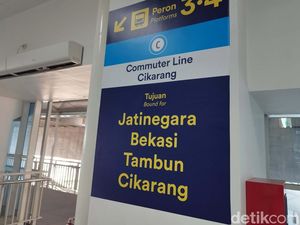 Ingat! Mulai Hari Ini Jalur Penumpang KRL di Peron Stasiun Manggarai Berubah Ingat! Mulai Hari Ini Jalur Penumpang KRL di Peron Stasiun Manggarai Berubah