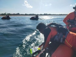 Terseret Arus di Pantai Double Six, Wisatawan Asal Tangerang Masih Hilang