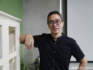 Henry Manampiring Ungkap Sulitnya Menulis Fiksi, Ibarat Menaklukkan Puncak Gunung Henry Manampiring Ungkap Sulitnya Menulis Fiksi, Ibarat Menaklukkan Puncak Gunung