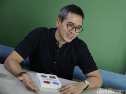 Meramu Buku Filsafat Jadi Jenaka dan Se-ringan Kapas