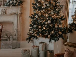 Sejarah Pohon Natal dan Maknanya Bagi Umat Kristiani