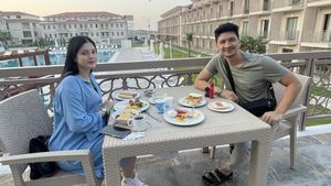 Potret Aditya Zoni, Adik Ammar Zoni Saat Makan Bareng Istri hingga Ngopi