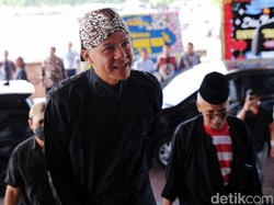 Ganjar Ngaku Tak Tahu Massa PDIP Geruduk Acara PSI di Pati