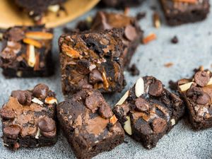 Resep Brownies Panggang Cokelat Almond Untuk Camilan Keluarga Resep Brownies Panggang Cokelat Almond Untuk Camilan Keluarga