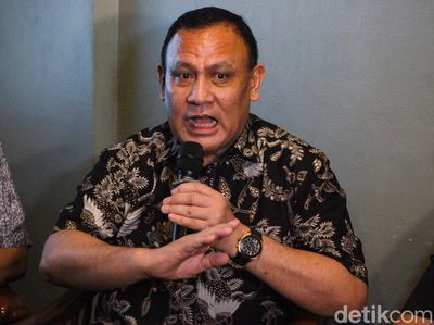 Sambil Ngopi, Firli Bahuri Klaim Praperadilannya Tak Ditolak