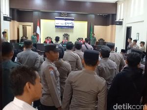 Wakil Ketua DPRD Sampang yang Ngaku Tiduri Rekan Kerja Dituntut 2 Tahun Bui Wakil Ketua DPRD Sampang yang Ngaku Tiduri Rekan Kerja Dituntut 2 Tahun Bui
