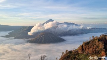 Terbang Tinggi di Bromo: Tarif Drone Melonjak Jadi Rp 2 Juta!
