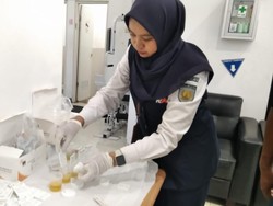Masinis dan Kru KA di Stasiun Blitar Jalani Tes Narkoba Dadakan