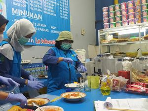 Jelang Libur Nataru, Kemenkes Sidak Warung Makan di Terminal Tirtonadi Solo