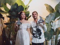 Aruma dan Aziz Hedra Sabet Penghargaan dari Bandung Music Awards 2023