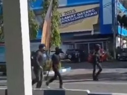 Mahasiswa Unismuh Makassar Bentrok di Dalam Kampus, Dipicu Salah Paham
