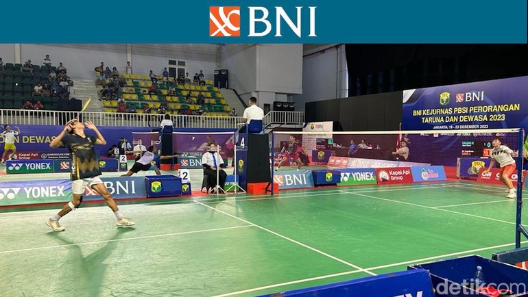 Saat itu Bima Al Ayman Modjo berhadapan dengan dengan Gilang Ramadhani, unggulan ke-10 Tunggal Taruna Putra di babak 32 besar BNI Kejurnas PBSI 2023. Foto: Mercy Raya/detikcom