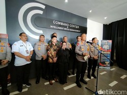 Polisi Surabaya Kini Kenakan Bodycam Tunjang Penyelidikan-Cegah Penyimpangan