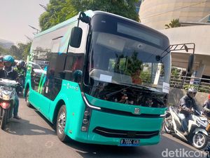 Mumpung Gratis, Jajal Naik Bus Listrik di Surabaya Yuk!
