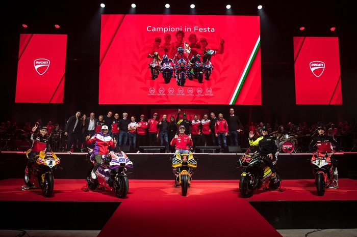 Ducati Panigale edisi khusus meluncur dengan livery ala motor balap Ducati Panigale edisi khusus meluncur dengan livery ala motor balap