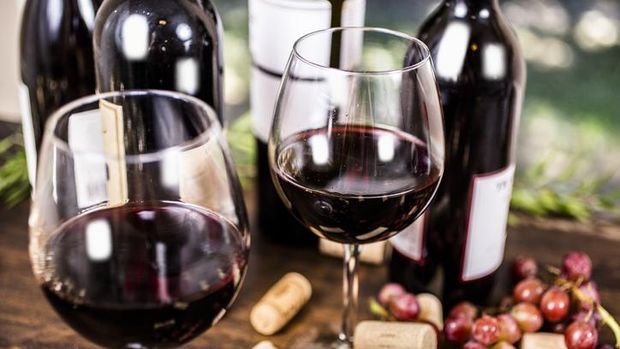 Minum Red Wine Disebut Picu Sakit Kepala, Peneliti Temukan Penyebabnya