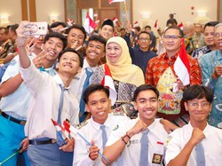 Khofifah Bangga! 27.994 Siswa Jatim Lolos SNBP 2025, Tertinggi Nasional