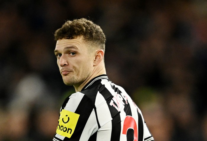Soccer Football - Carabao Cup - Quarter Final - Chelsea v Newcastle United - Stamford Bridge, London, Britain - December 19, 2023 Newcastle Uniteds Kieran Trippier reacts after having has his penalty saved REUTERS/Dylan Martinez NO USE WITH UNAUTHORIZED AUDIO, VIDEO, DATA, FIXTURE LISTS, CLUB/LEAGUE LOGOS OR LIVE SERVICES. ONLINE IN-MATCH USE LIMITED TO 45 IMAGES, NO VIDEO EMULATION. NO USE IN BETTING, GAMES OR SINGLE CLUB/LEAGUE/PLAYER PUBLICATIONS.
