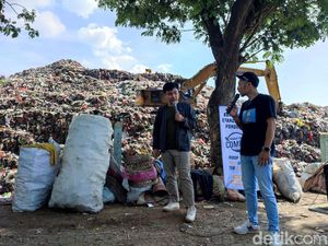 Suarakan Masalah Publik Lewat Komedi Bareng Komunitas Stand Up Ponorogo Suarakan Masalah Publik Lewat Komedi Bareng Komunitas Stand Up Ponorogo