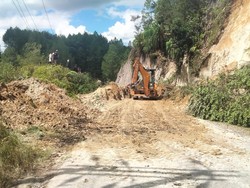 Dinas PUPR Riau Siagakan Alat Berat Antisipasi Banjir dan Longsor di Inhu