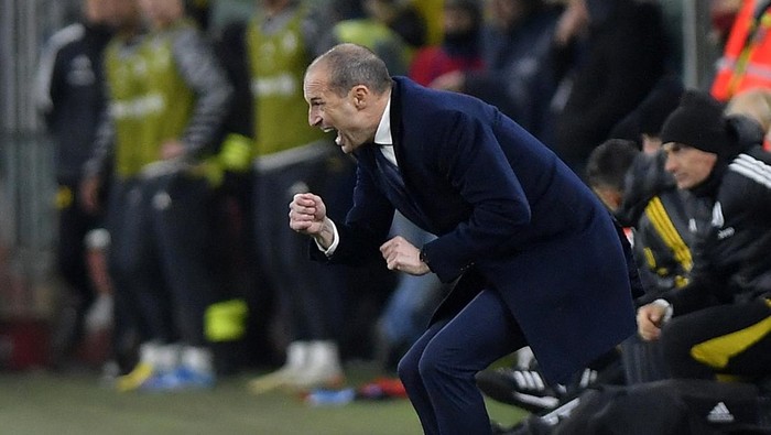 Soccer Football - Serie A - Genoa v Juventus - Stadio Comunale Luigi Ferraris, Genoa, Italy - December 15, 2023  Juventus coach Massimiliano Allegri reacts REUTERS/Massimo Pinca