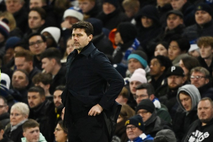 Soccer Football - Carabao Cup - Quarter Final - Chelsea v Newcastle United - Stamford Bridge, London, Britain - December 19, 2023 Chelsea manager Mauricio Pochettino reacts REUTERS/Dylan Martinez NO USE WITH UNAUTHORIZED AUDIO, VIDEO, DATA, FIXTURE LISTS, CLUB/LEAGUE LOGOS OR 'LIVE' SERVICES. ONLINE IN-MATCH USE LIMITED TO 45 IMAGES, NO VIDEO EMULATION. NO USE IN BETTING, GAMES OR SINGLE CLUB/LEAGUE/PLAYER PUBLICATIONS.