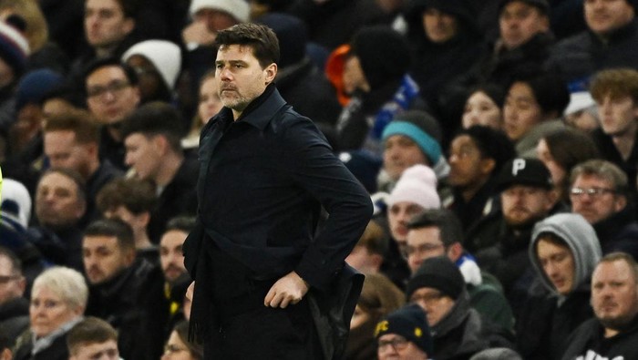 Soccer Football - Carabao Cup - Quarter Final - Chelsea v Newcastle United - Stamford Bridge, London, Britain - December 19, 2023 Chelsea manager Mauricio Pochettino reacts REUTERS/Dylan Martinez NO USE WITH UNAUTHORIZED AUDIO, VIDEO, DATA, FIXTURE LISTS, CLUB/LEAGUE LOGOS OR LIVE SERVICES. ONLINE IN-MATCH USE LIMITED TO 45 IMAGES, NO VIDEO EMULATION. NO USE IN BETTING, GAMES OR SINGLE CLUB/LEAGUE/PLAYER PUBLICATIONS.