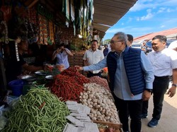 Jelang Nataru, Mendag Pastikan Stok-Harga Bapok di Pasar Mamuju Aman