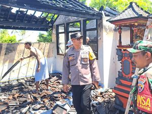 Palinggih-Bale Penyimpanan Hangus Terbakar gegera Dupa Masih Menyala