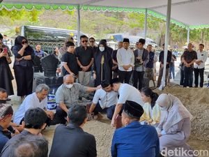 Eks Dirut BRI Suprajarto Dimakamkan Dekat Kompleks Makam Raja Imogiri Eks Dirut BRI Suprajarto Dimakamkan Dekat Kompleks Makam Raja Imogiri