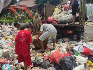 Pedemo yang Buang Sampah di Pendopo Sidoarjo Terancam 3 Bulan Bui