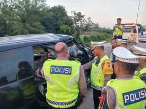 Mobil Tabrak Truk di Tol Medan-Tebing Tinggi, 4 Orang Tewas dan 3 Luka Mobil Tabrak Truk di Tol Medan-Tebing Tinggi, 4 Orang Tewas dan 3 Luka