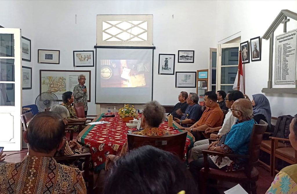 Screening film edukasi sejarah Depok di Kantor YLCC (Senin, 18 Desember 2023)