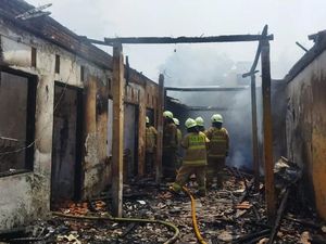 8 Rumah Kontrakan di Jaktim Terbakar gegara Bakar-bakar Sampah