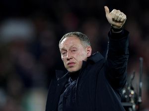 Nottingham Forest Pecat Manajer Steve Cooper