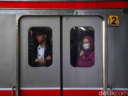 Penumpang KRL Capai 726 Ribu Saat Perayaan Tahun Baru 2024