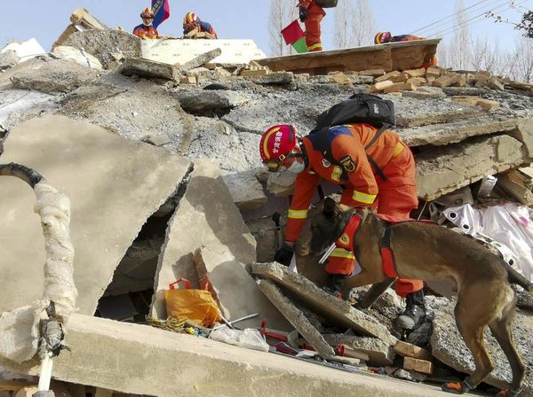 Pencarian Korban Gempa China Terus Dilakukan