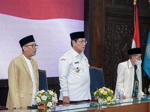 Wabup Lamongan Ajak Ulama Perkuat Peran dalam Menjaga Persatuan Masyarakat Wabup Lamongan Ajak Ulama Perkuat Peran dalam Menjaga Persatuan Masyarakat
