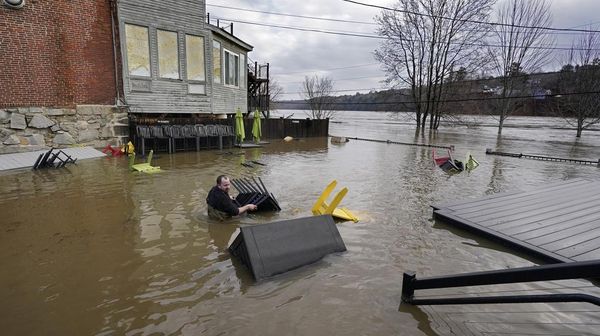 Penampakan Banjir Landa Wilayah Timur Laut AS
