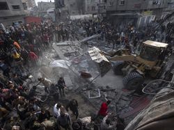 Serangan Israel Hantam Gedung Permukiman di Rafah, 21 Orang Tewas