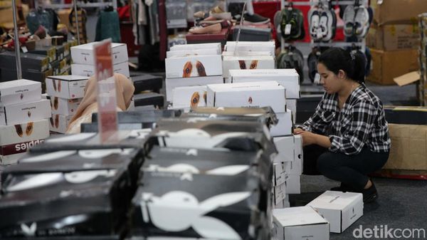 Berburu Barang Cuci Gudang di Big Bang Festival