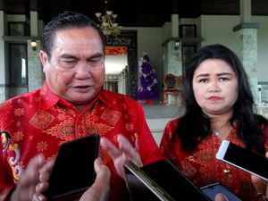 Isi Garasi Bupati Kutai Barat yang Disorot Usai Ajudannya Aniaya Sopir Truk Isi Garasi Bupati Kutai Barat yang Disorot Usai Ajudannya Aniaya Sopir Truk