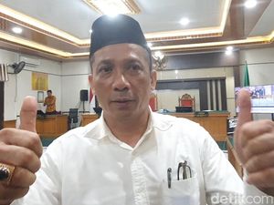 Tak Terima Divonis 9 Tahun Penjara, Bupati Meranti M Adil Akan Banding Tak Terima Divonis 9 Tahun Penjara, Bupati Meranti M Adil Akan Banding