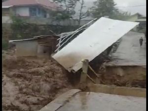 Banjir Bandang Landa Solok, BPBD: Rumah, Jembatan hingga Areal Pertanian Rusak