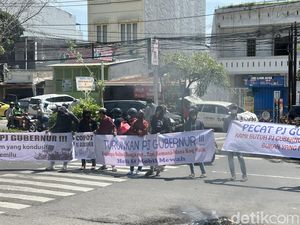 Ada Demo di Depan Kantor Gubernur Sulsel, Lalin di Urip Sumoharjo Tersendat